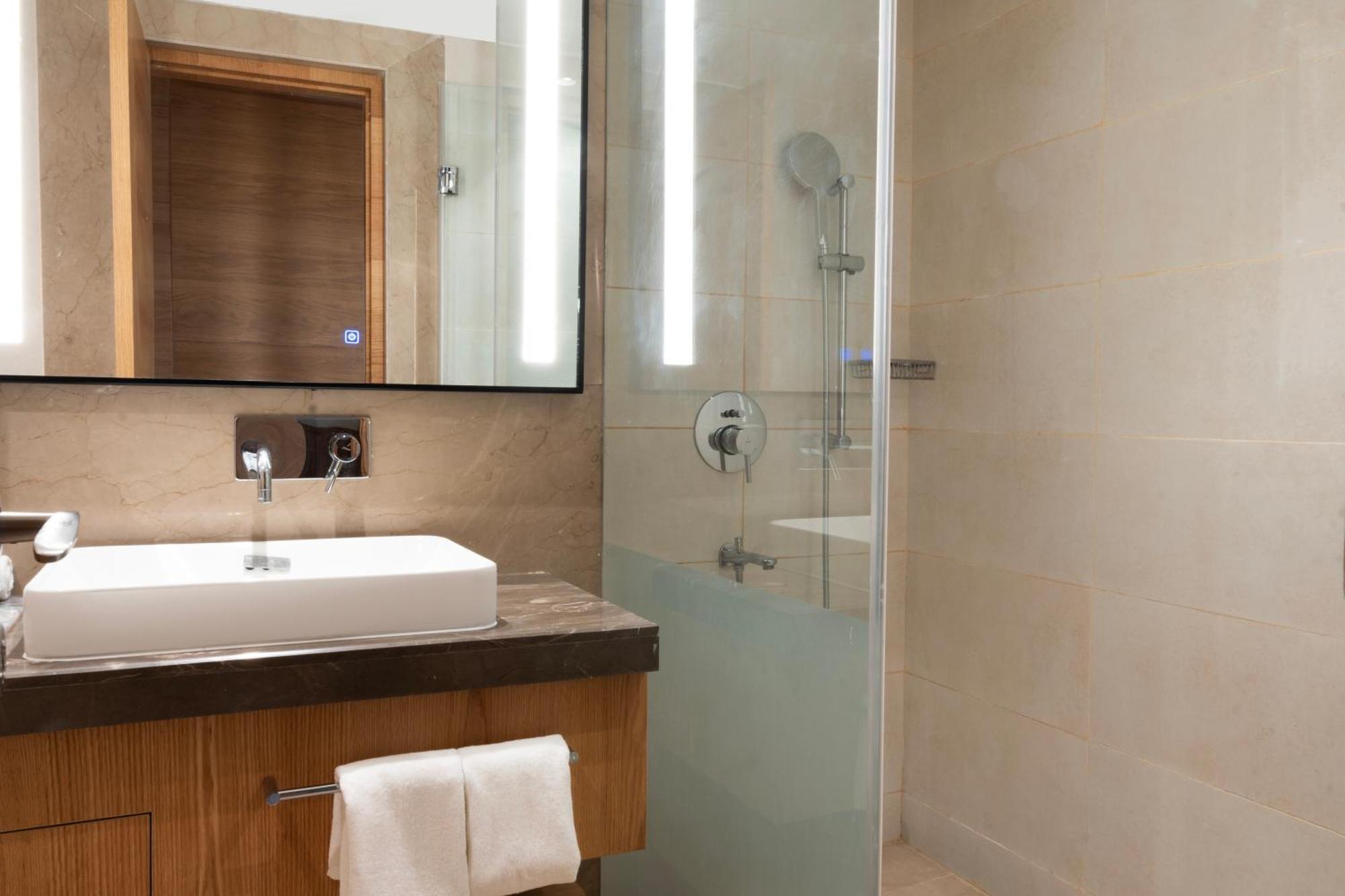 Radisson Hotel Vrindāvan 외부 사진