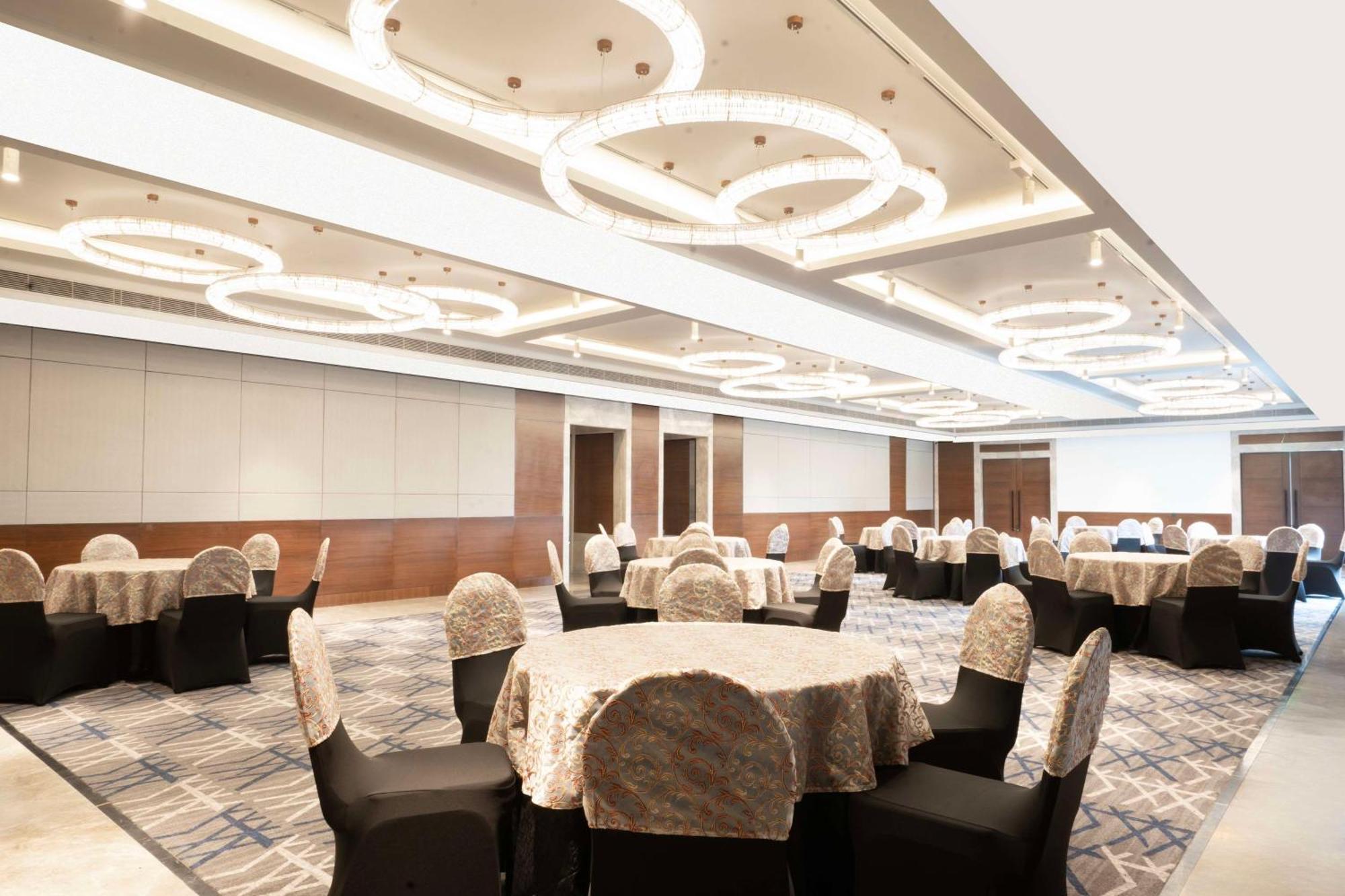 Radisson Hotel Vrindāvan 외부 사진