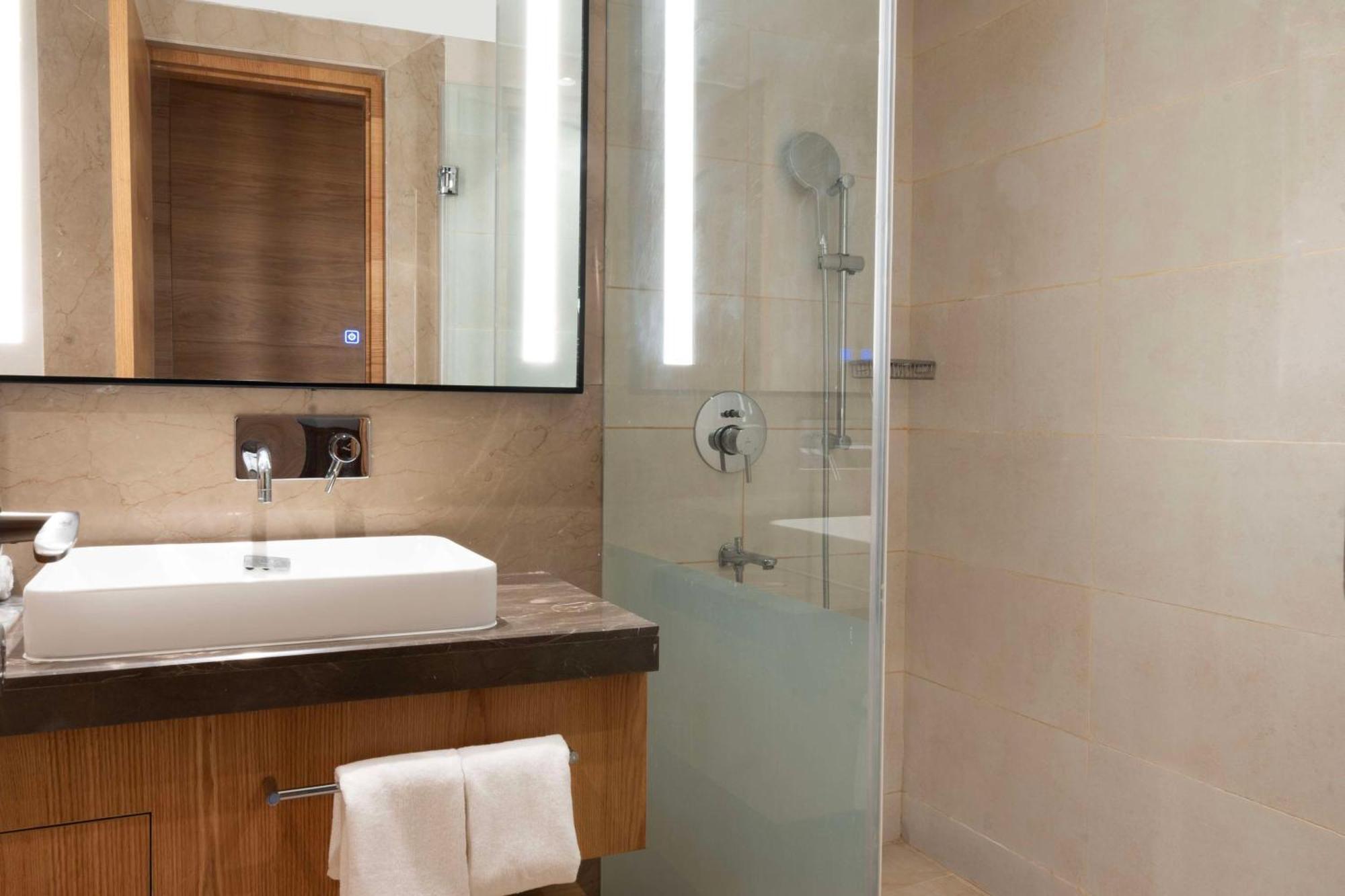 Radisson Hotel Vrindāvan 외부 사진